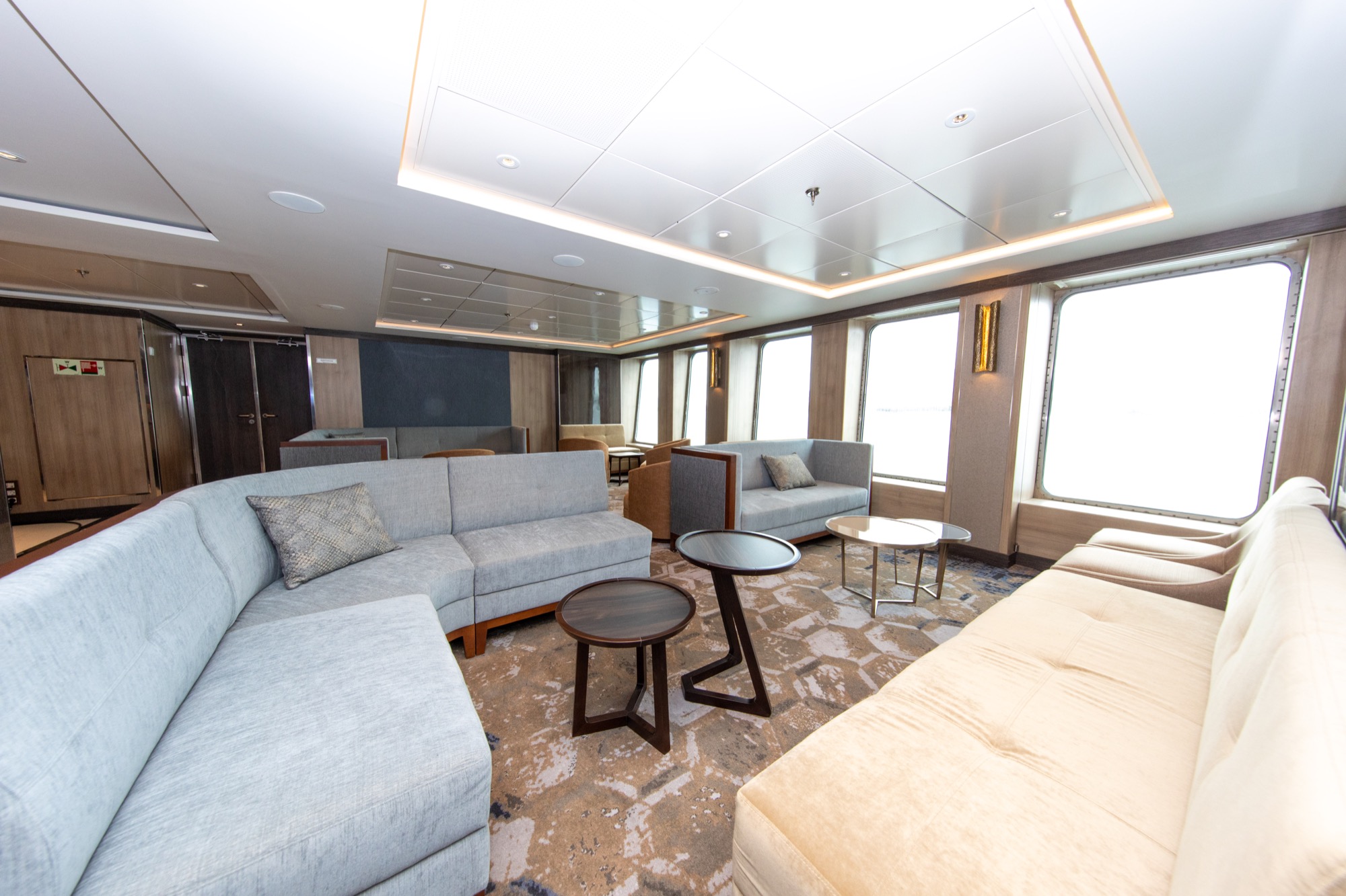 Quark Expeditions_World Explorer_Explorer Lounge.jpg
